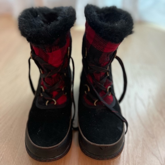 Waterproof SOREL Women’s boot size 8.5 plaid - Picture 4 of 4